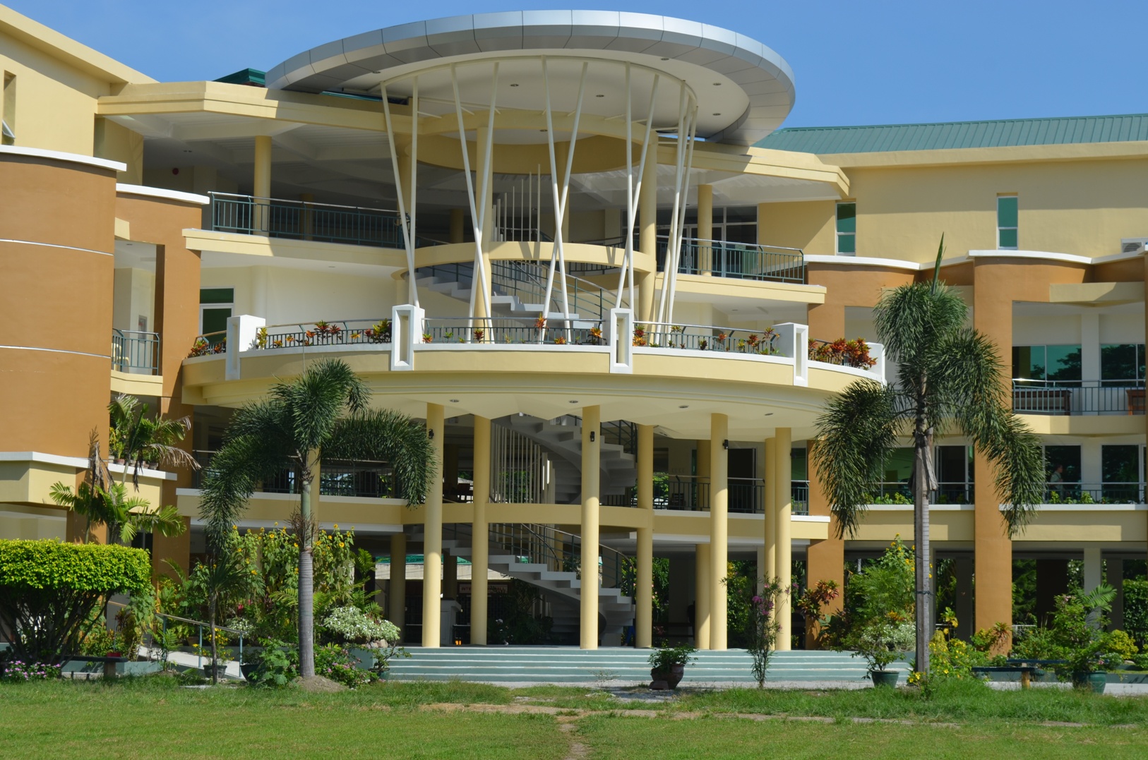 Marist Marbel Community, ndmu campus